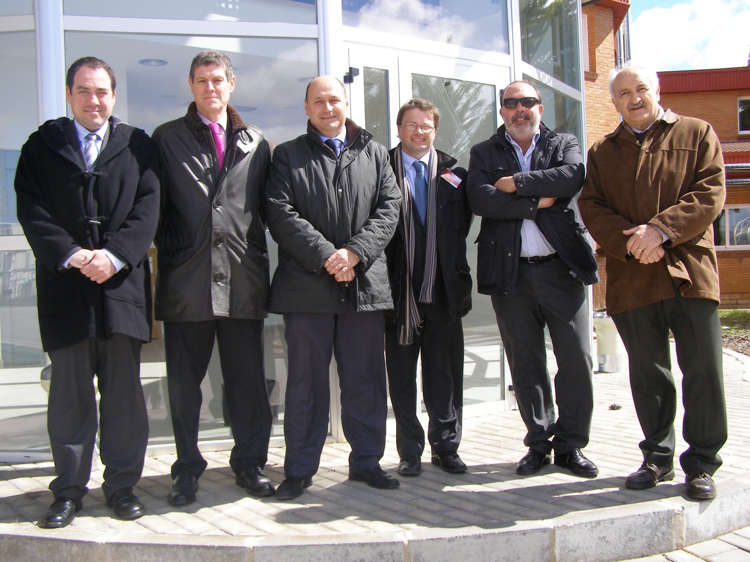 Representantes del grupo industrial vasco Velatia visitan el CEDER de Lubia